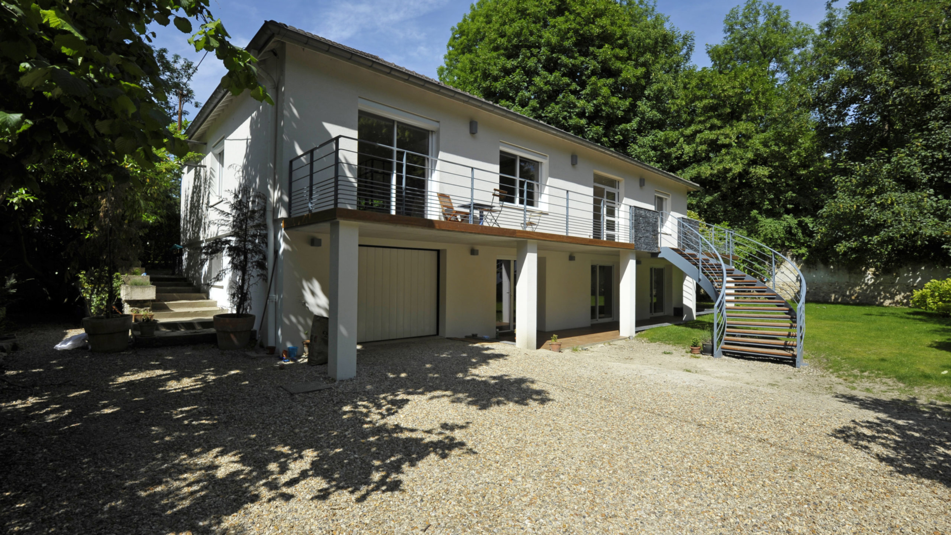 escalier extérieur sur mesure maison individuelle