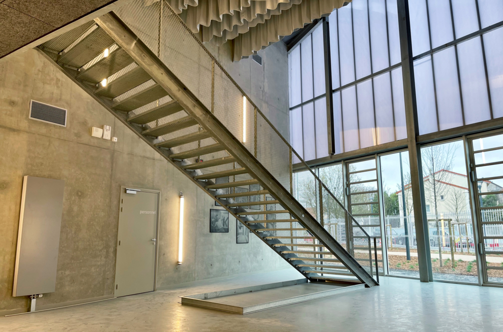escalier industriel sur mesure hall escalier acier galvanisé