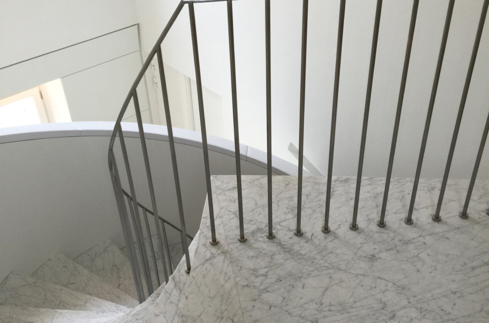 palier escalier marbre garde-corps inox
