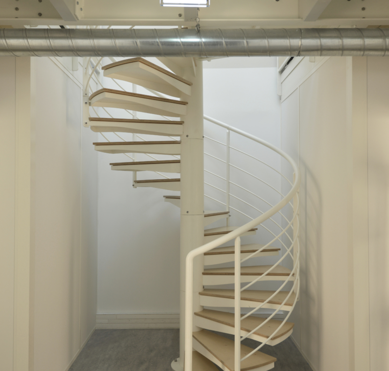 bureaux centquatre paris escalier helicoidal bois et acier sur mesure.