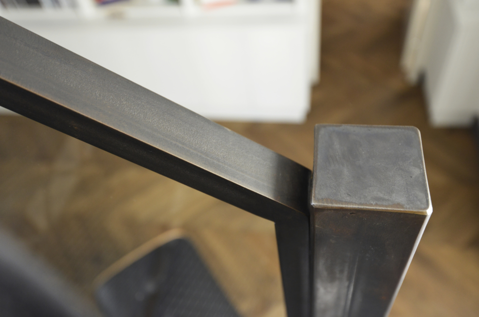 zoom main courante acier patiné sur mesure