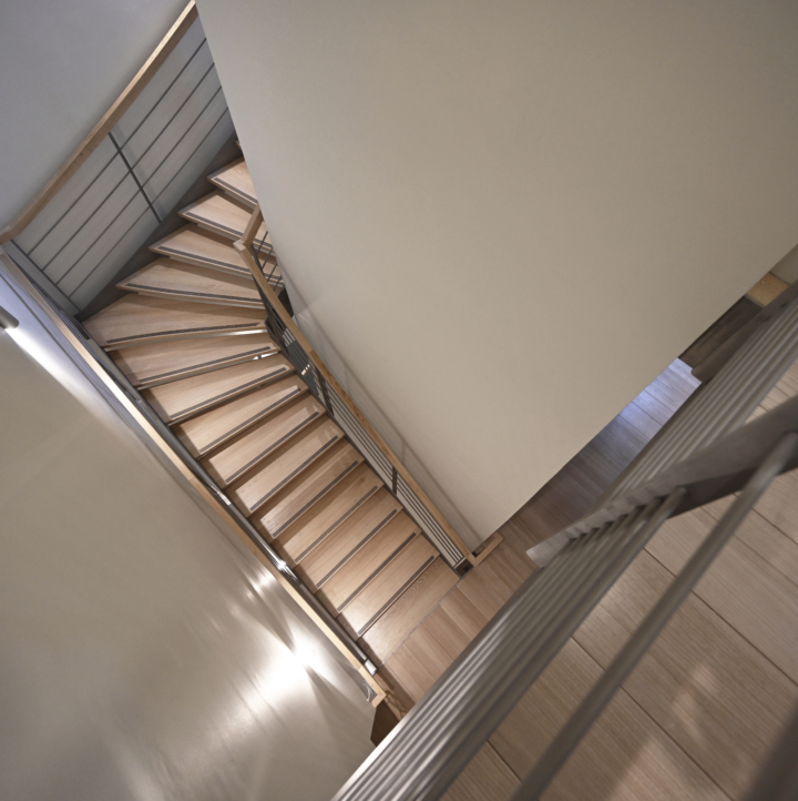 escalier droit aux archives nationales vu dessus avec garde-corps inox sur mesure architecte françois jeanneau