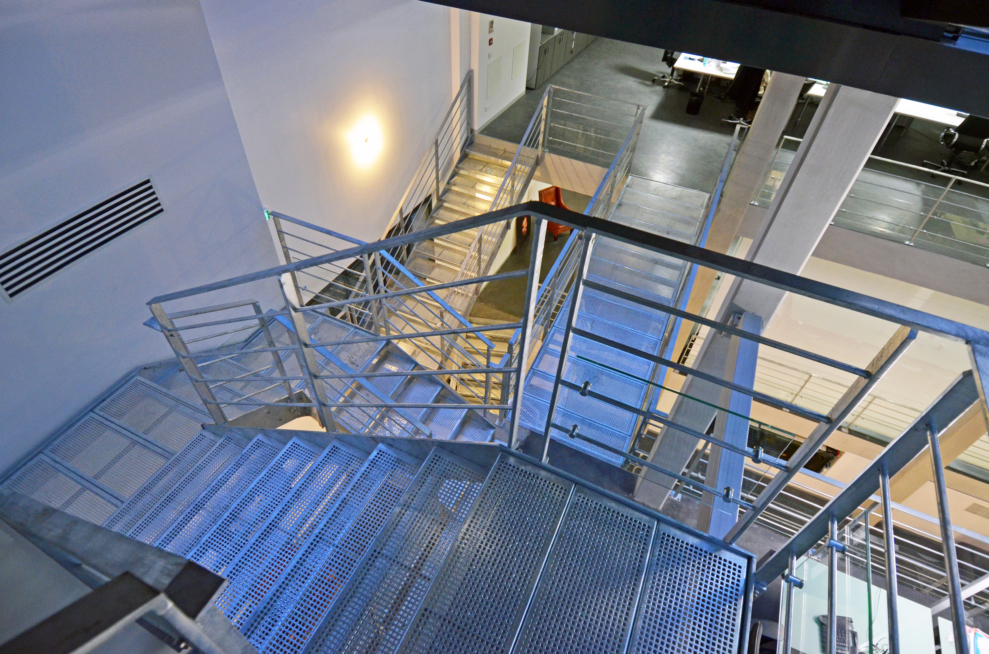 escalier droit sur mesure acier galvanisé paris architecture