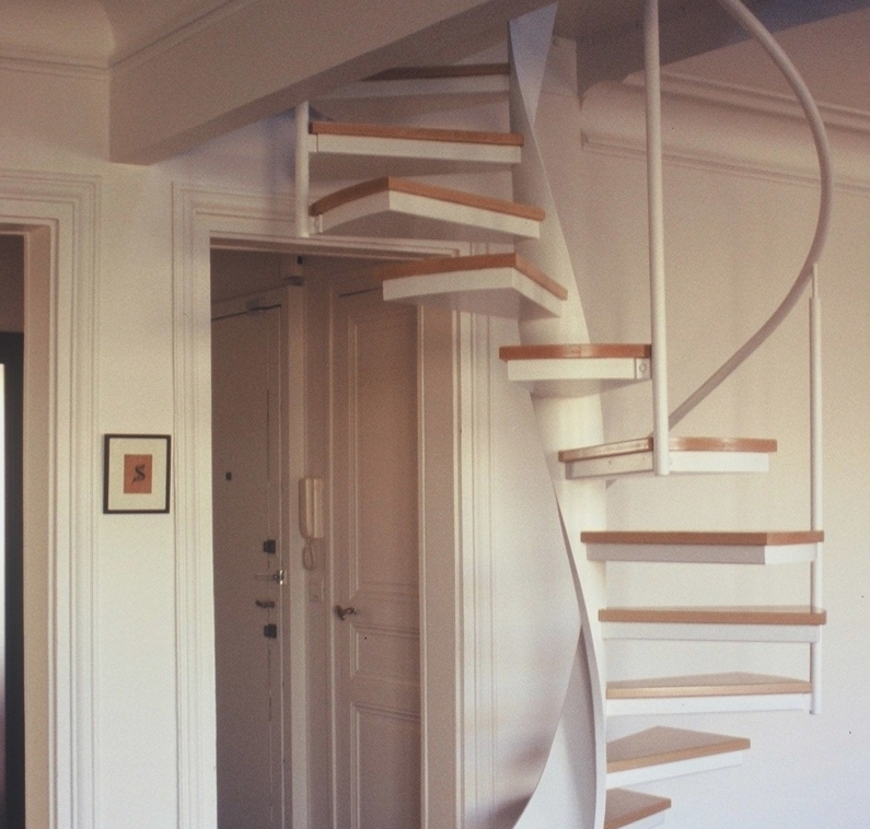 escalier balance sur mesure avec poutre debillardee reconstituee duplex parisien