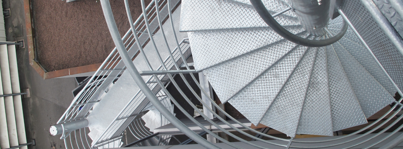 escaliers de secours en acier galvanise sur mesure