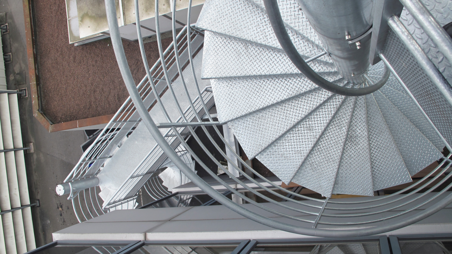 escaliers de secours en acier galvanise sur mesure