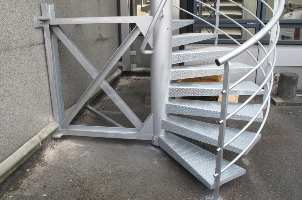 départ escalier acier sur mesure acier galvanisé