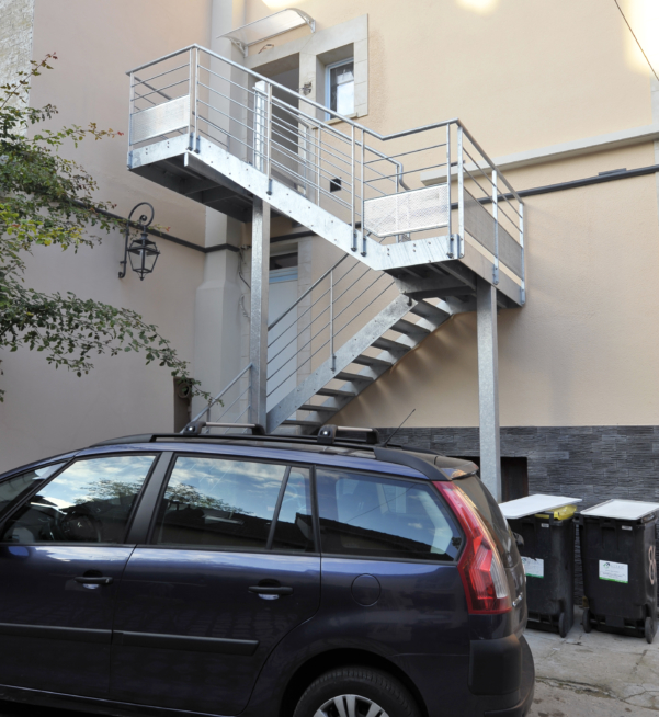 escalier exterieur sur mesure acier galvanise region parisienne